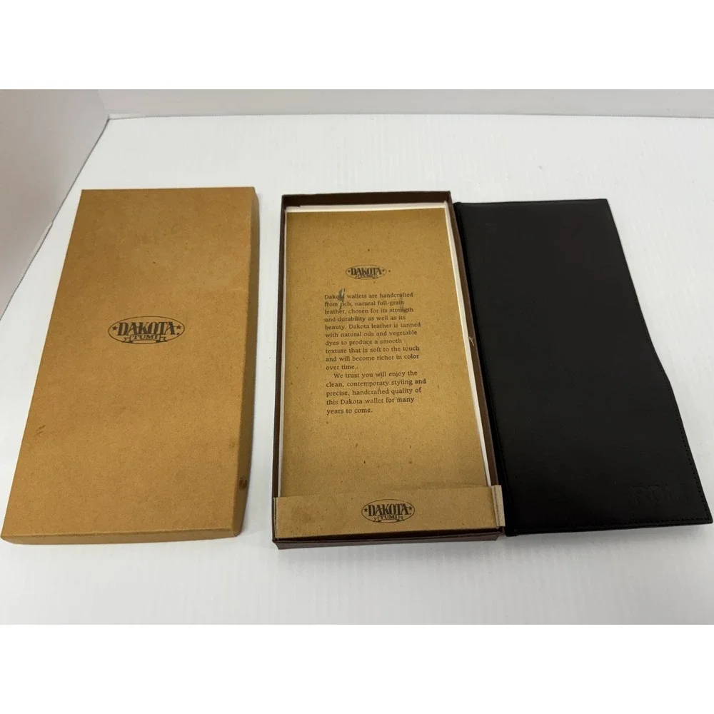 Dakota Leather International Travel Case Wallet Organizer (Tumi) -
